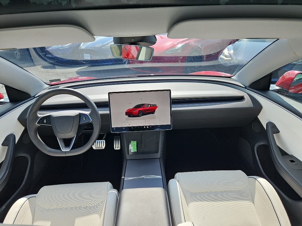 2024 Tesla Model 3 view 13