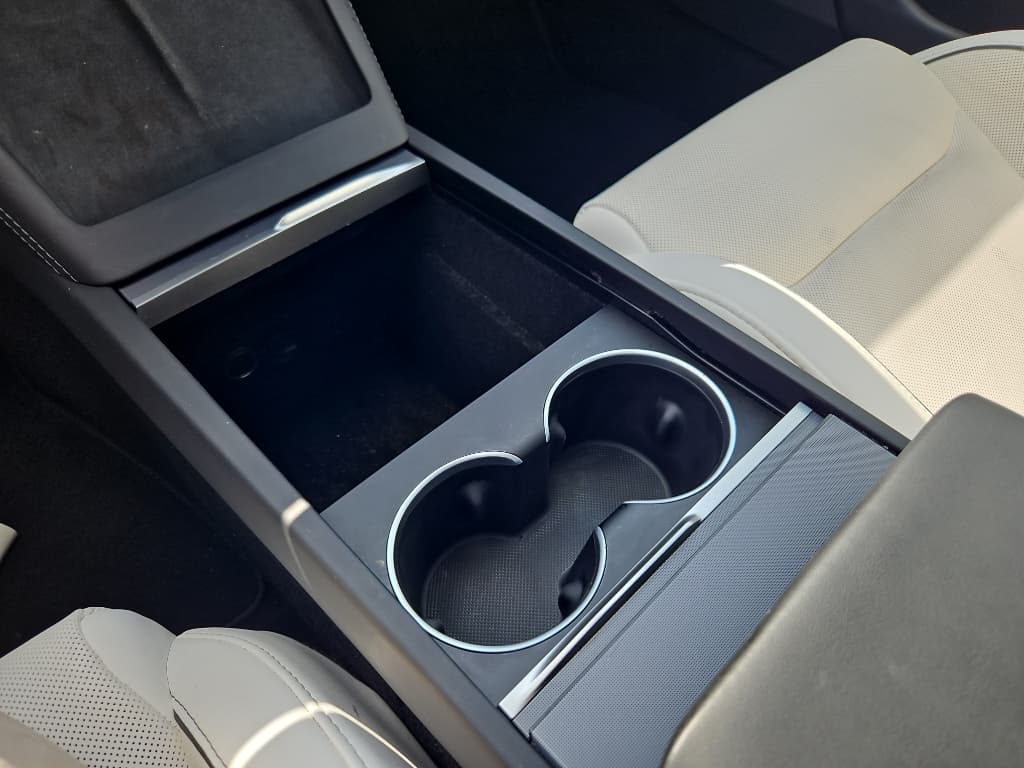 2024 Tesla Model 3 view 16