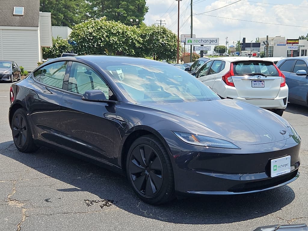 2024 Tesla Model 3 view 4