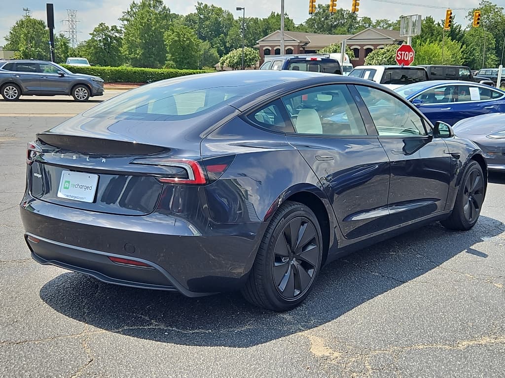 2024 Tesla Model 3 view 3