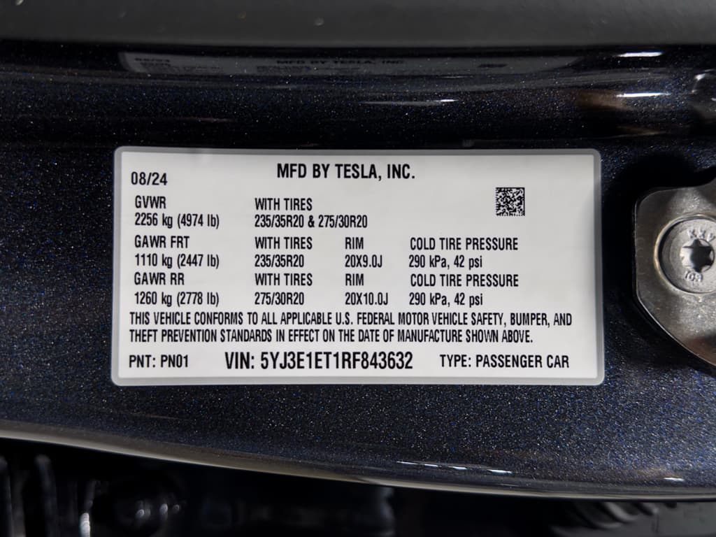 2024 Tesla Model 3 view 28