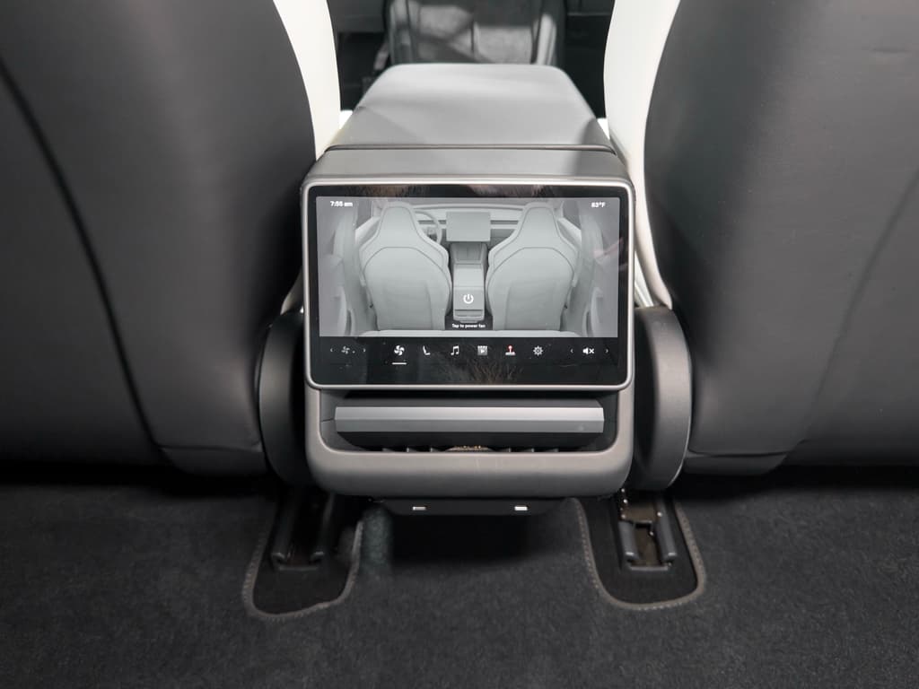 2024 Tesla Model 3 view 20