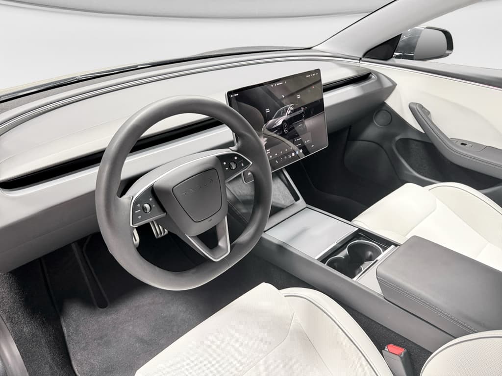 2024 Tesla Model 3 view 17