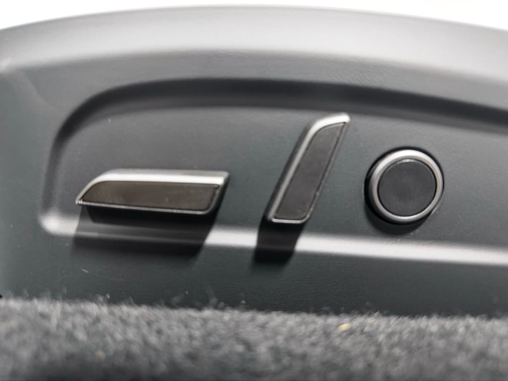 2024 Tesla Model 3 view 6