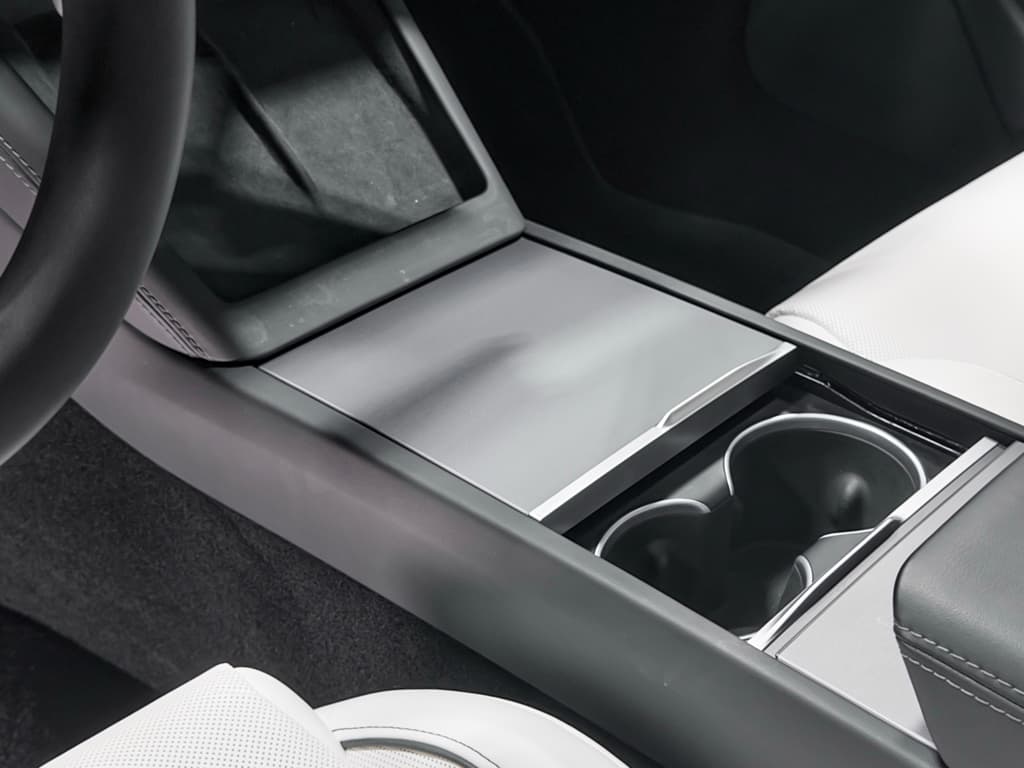2024 Tesla Model 3 view 18