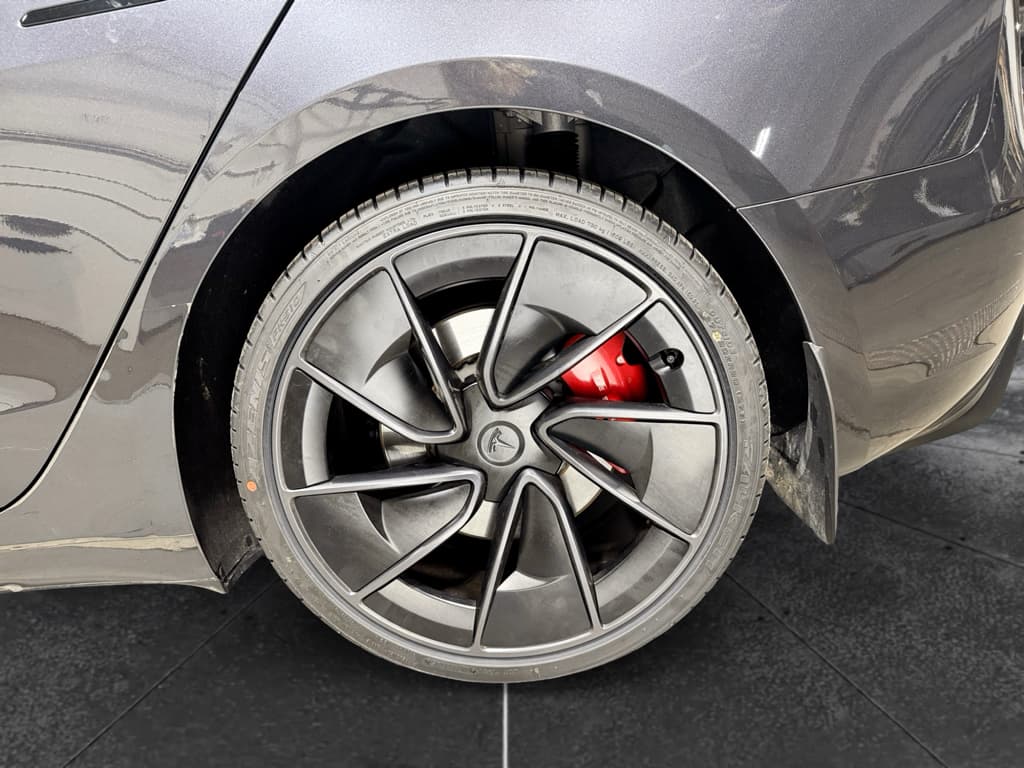 2024 Tesla Model 3 view 32