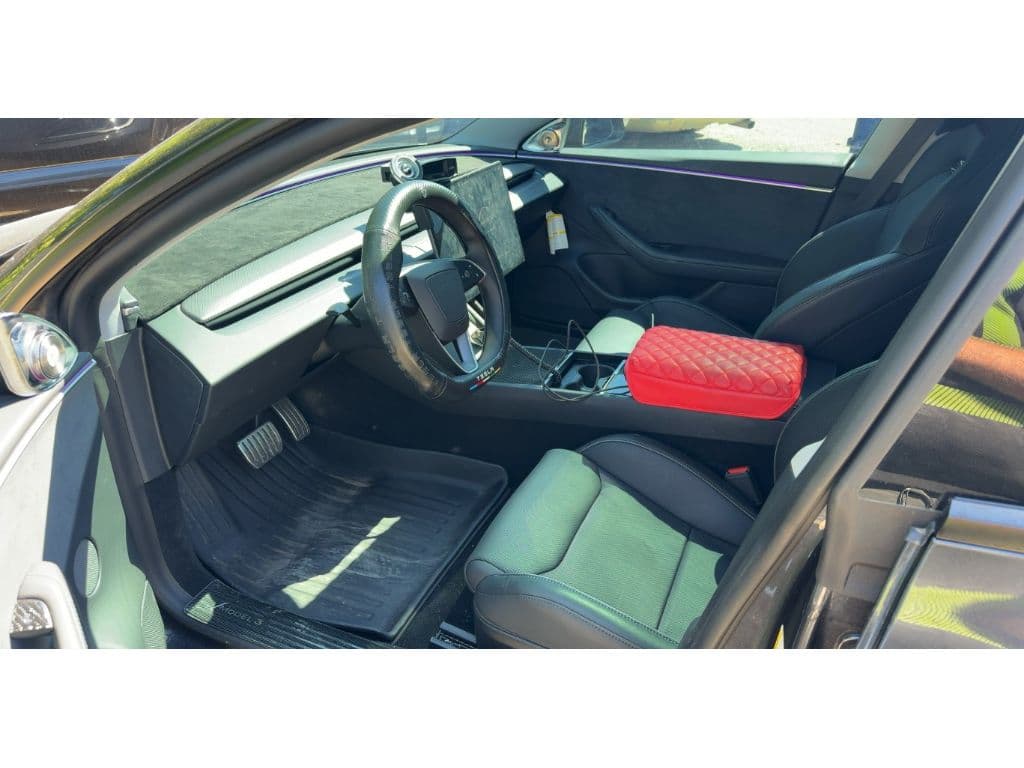 2024 Tesla Model 3 view 5