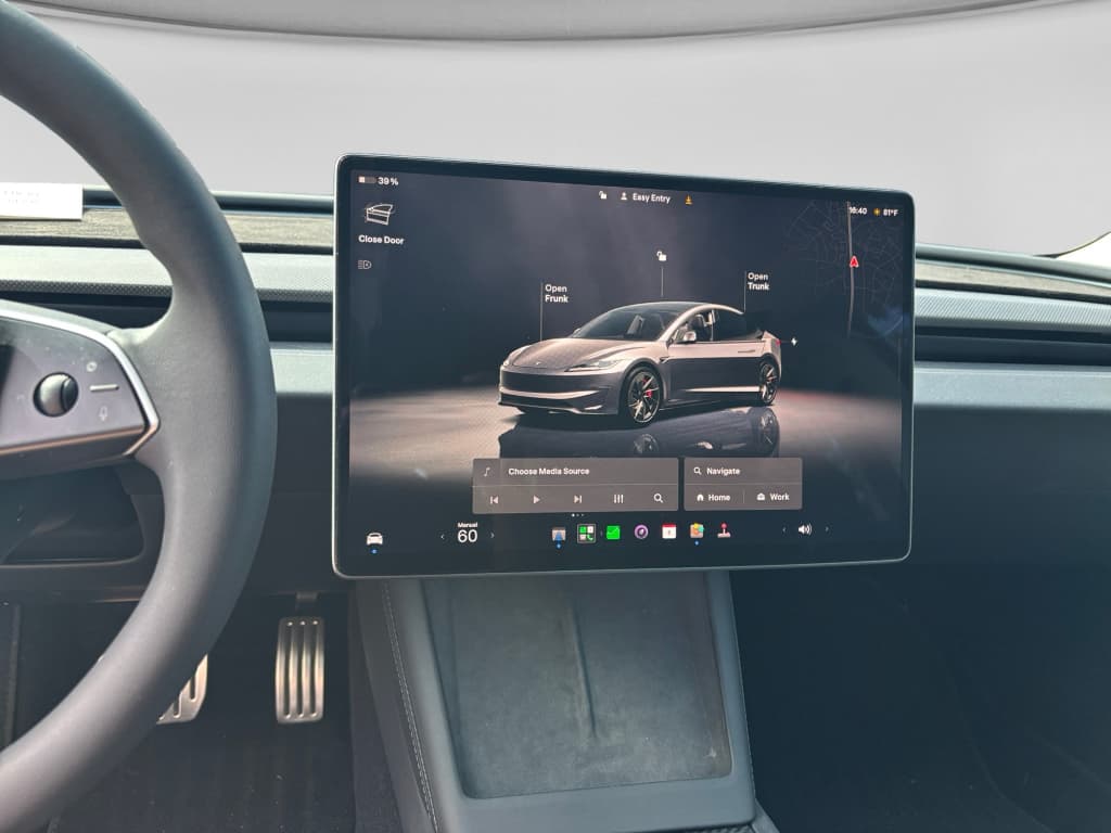 2024 Tesla Model 3 view 7