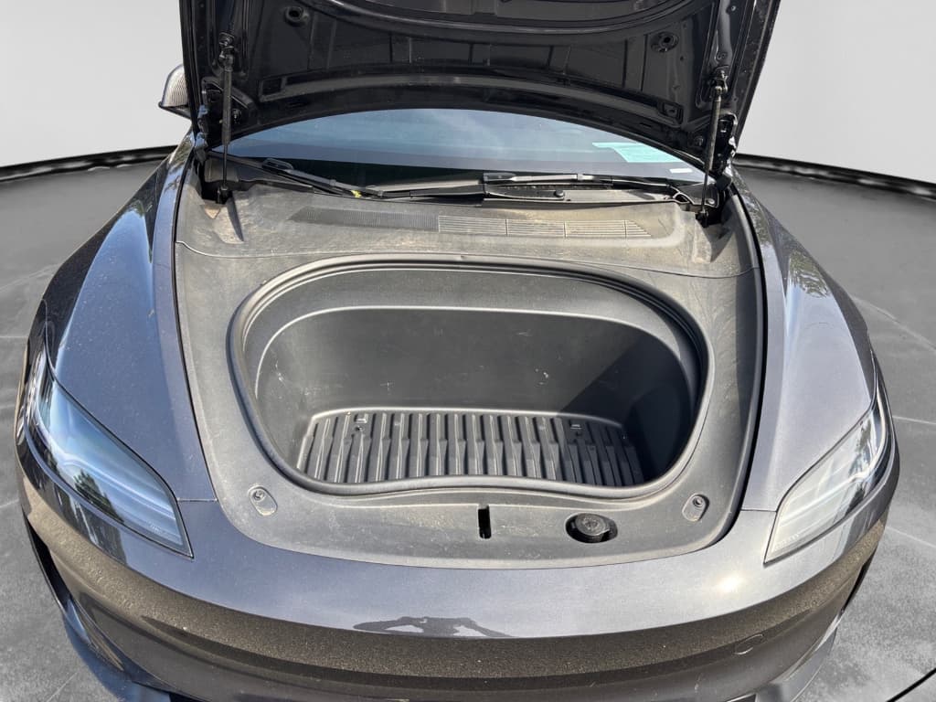 2024 Tesla Model 3 view 11