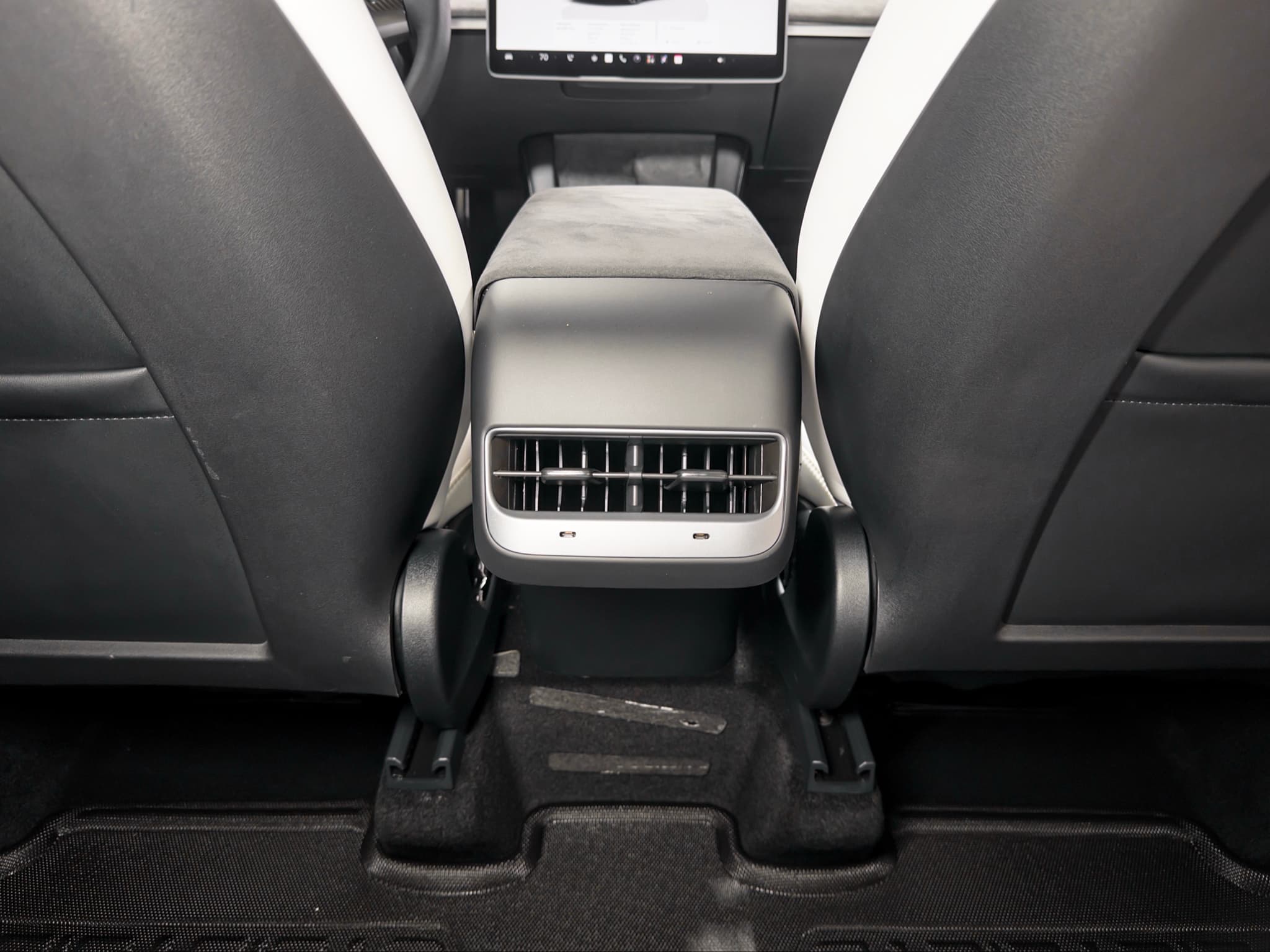 2023 Tesla Model Y view 20