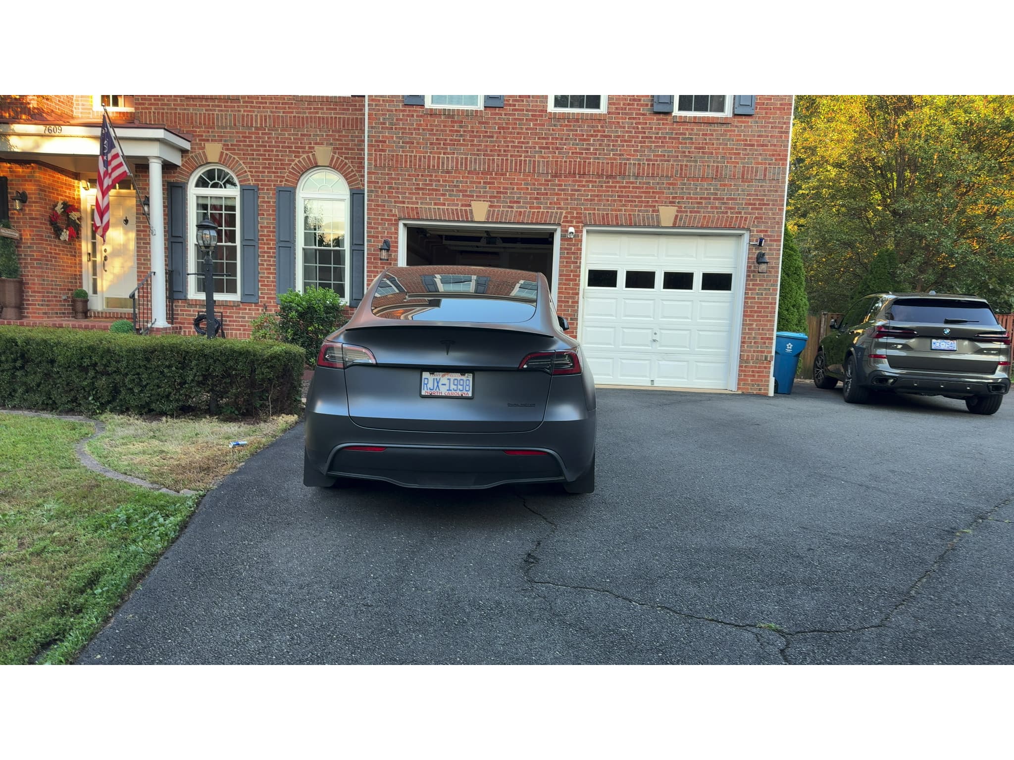 2023 Tesla Model Y view 5