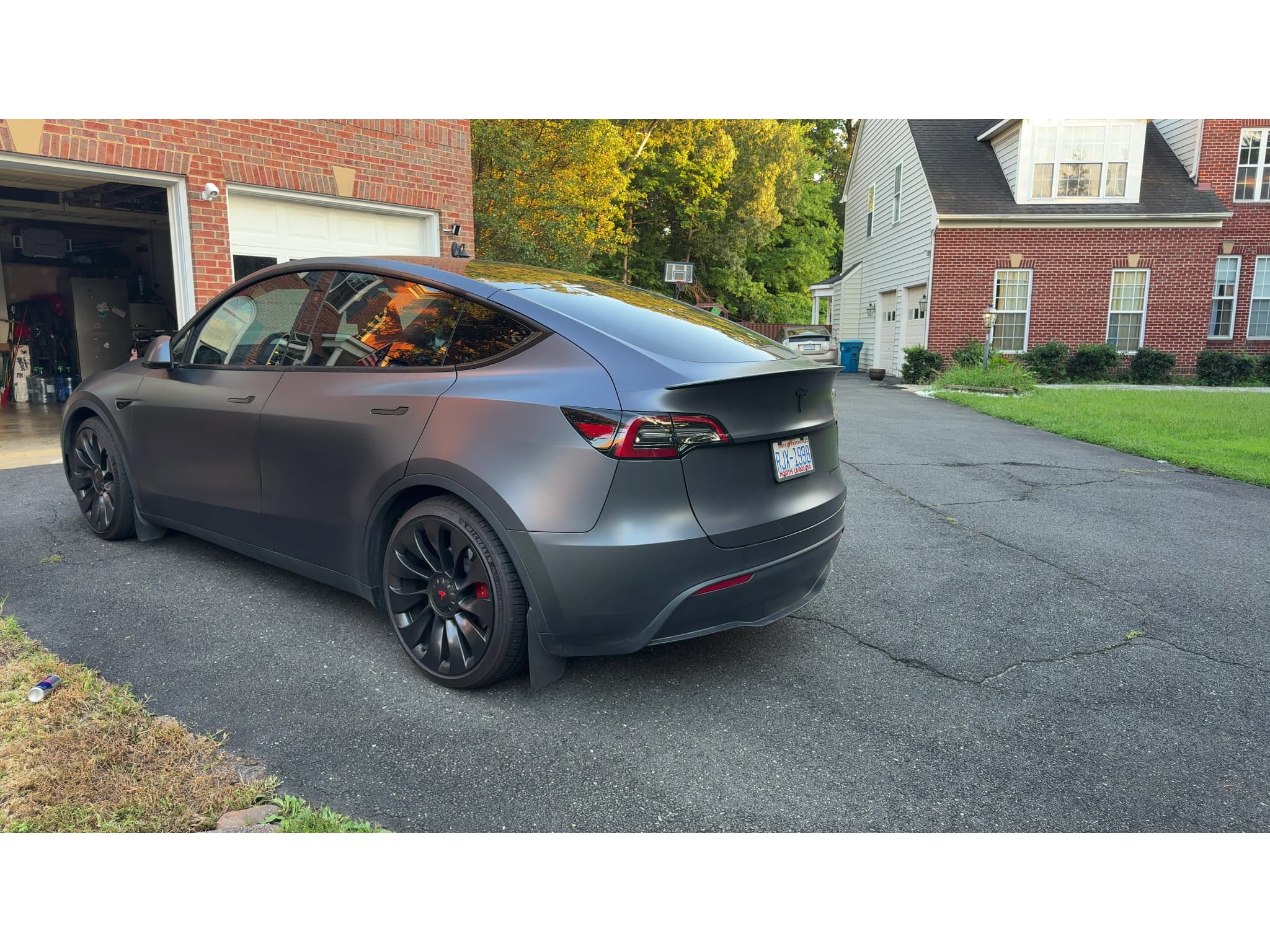2023 Tesla Model Y view 4