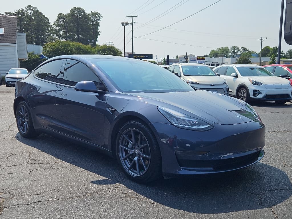 2021 Tesla Model 3 view 4