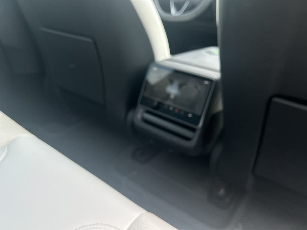 2024 Tesla Model 3 view 8