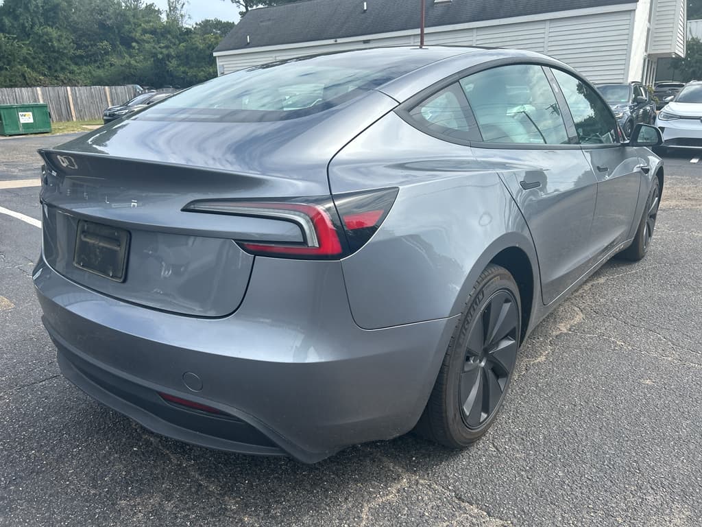 2024 Tesla Model 3 view 3