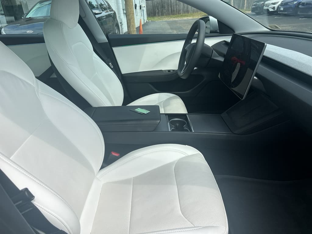2024 Tesla Model 3 view 6