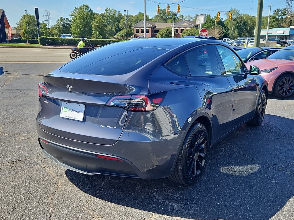 2023 Tesla Model Y view 3