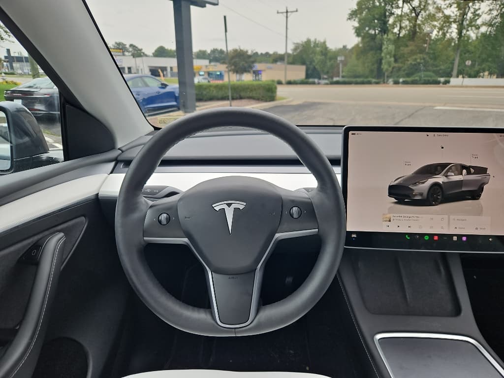 2023 Tesla Model Y view 9
