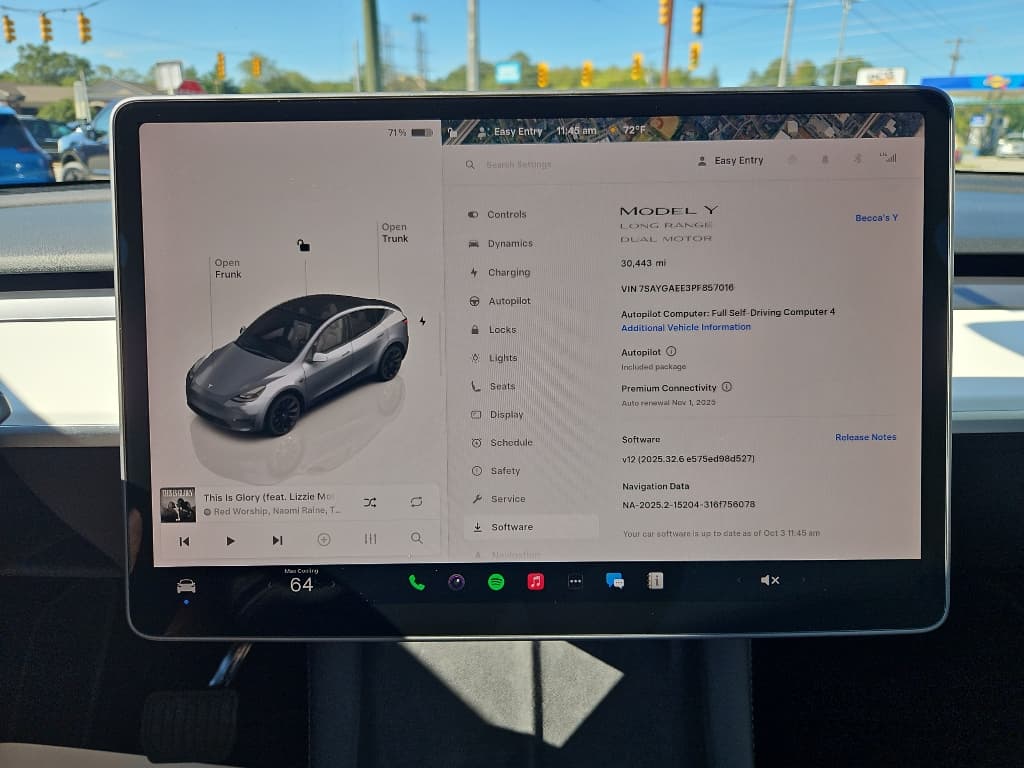 2023 Tesla Model Y view 9