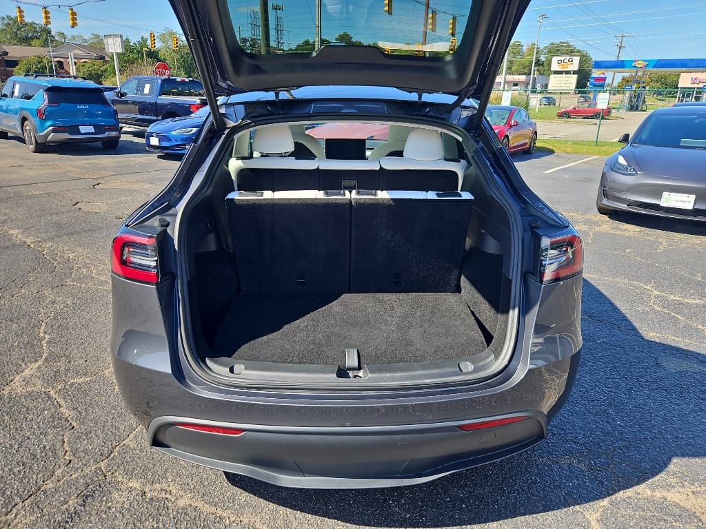 2023 Tesla Model Y view 24