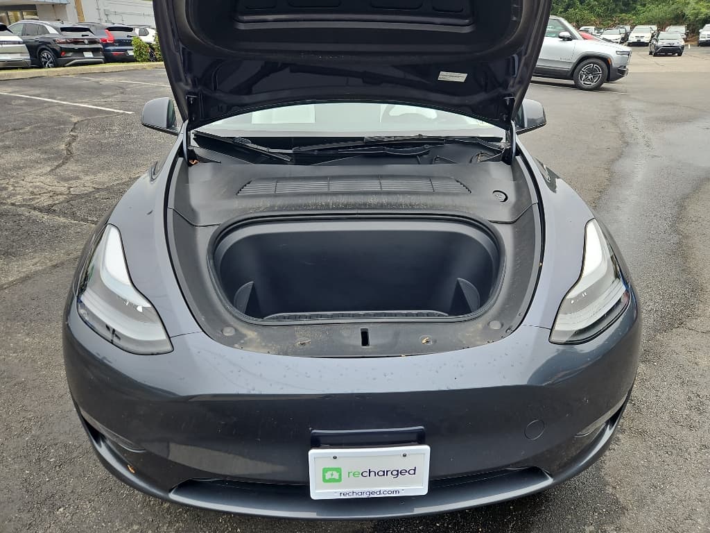 2023 Tesla Model Y view 15