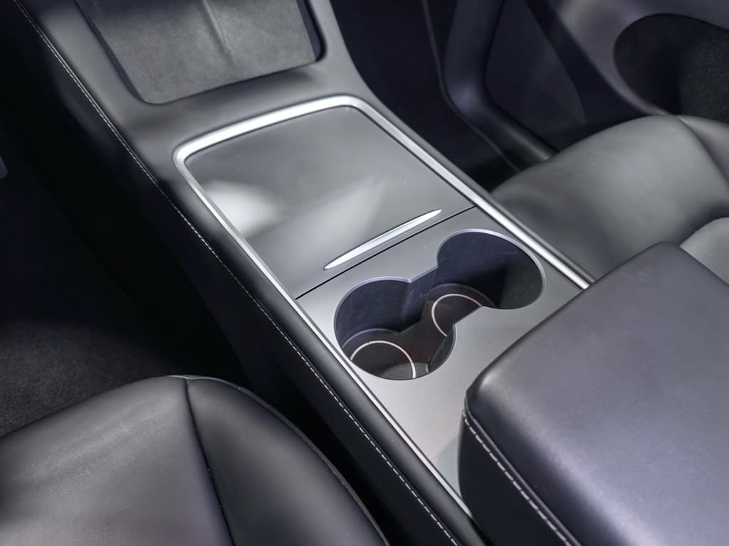 2023 Tesla Model Y view 17