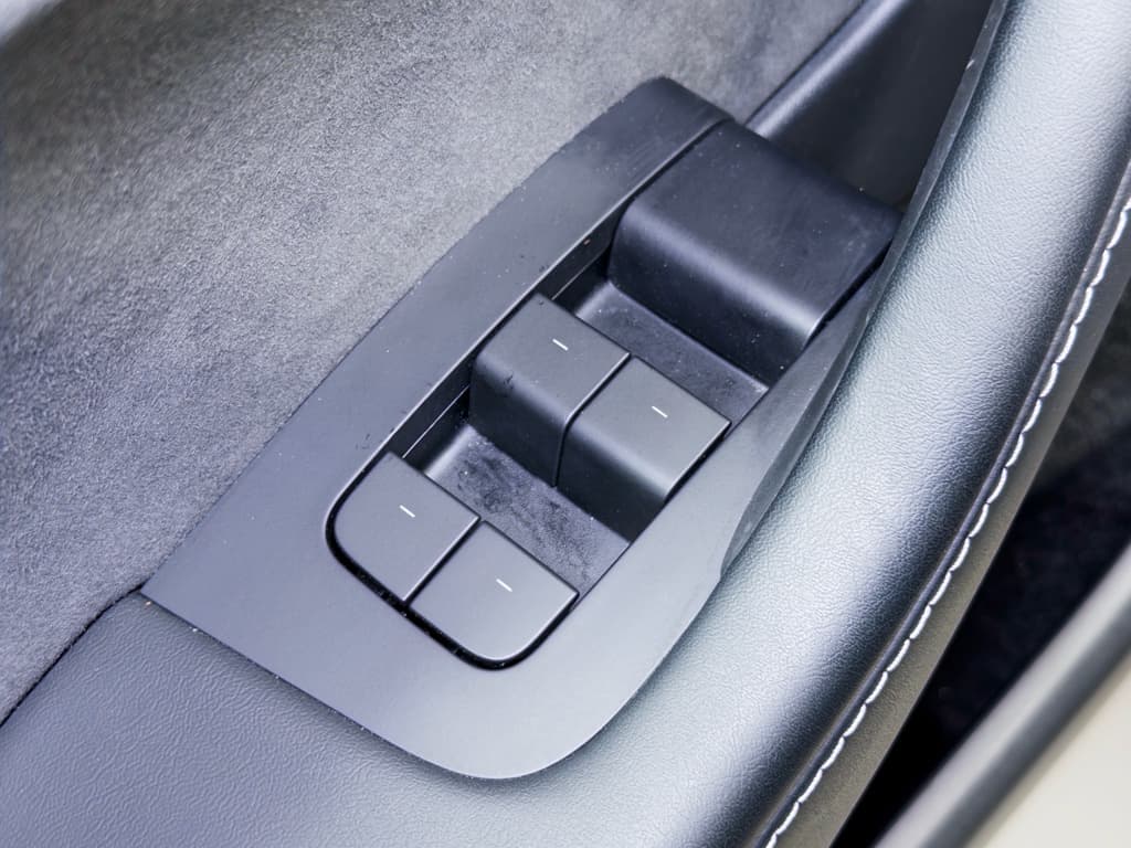 2023 Tesla Model Y view 7