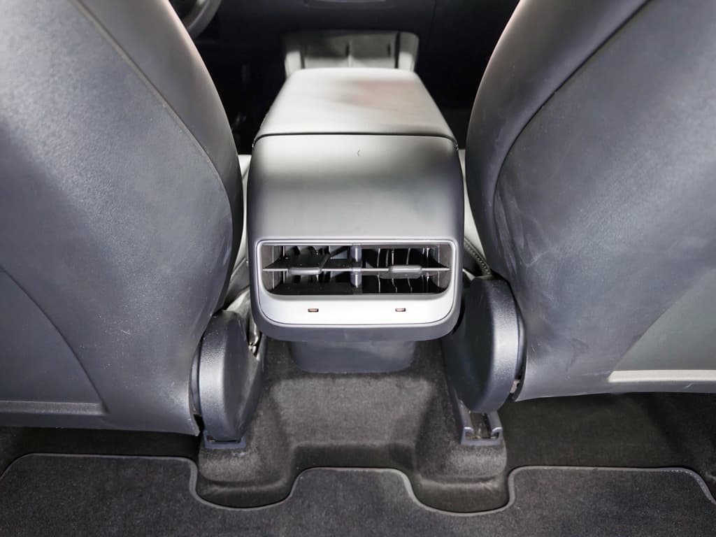 2023 Tesla Model Y view 19