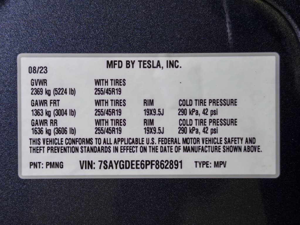 2023 Tesla Model Y view 27