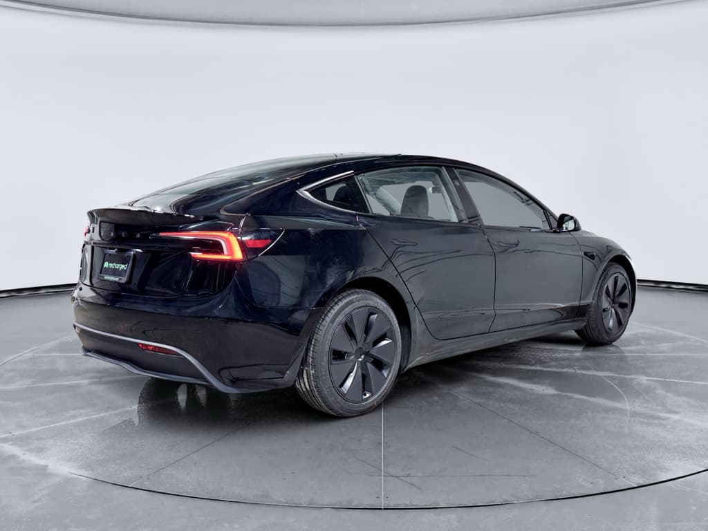 2024 Tesla Model 3 view 3