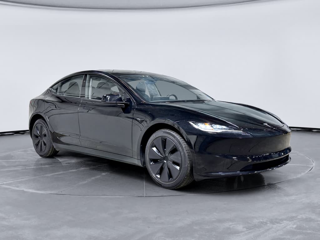 2024 Tesla Model 3 view 4