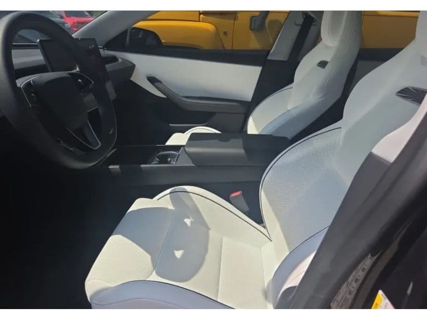 2024 Tesla Model 3 view 5