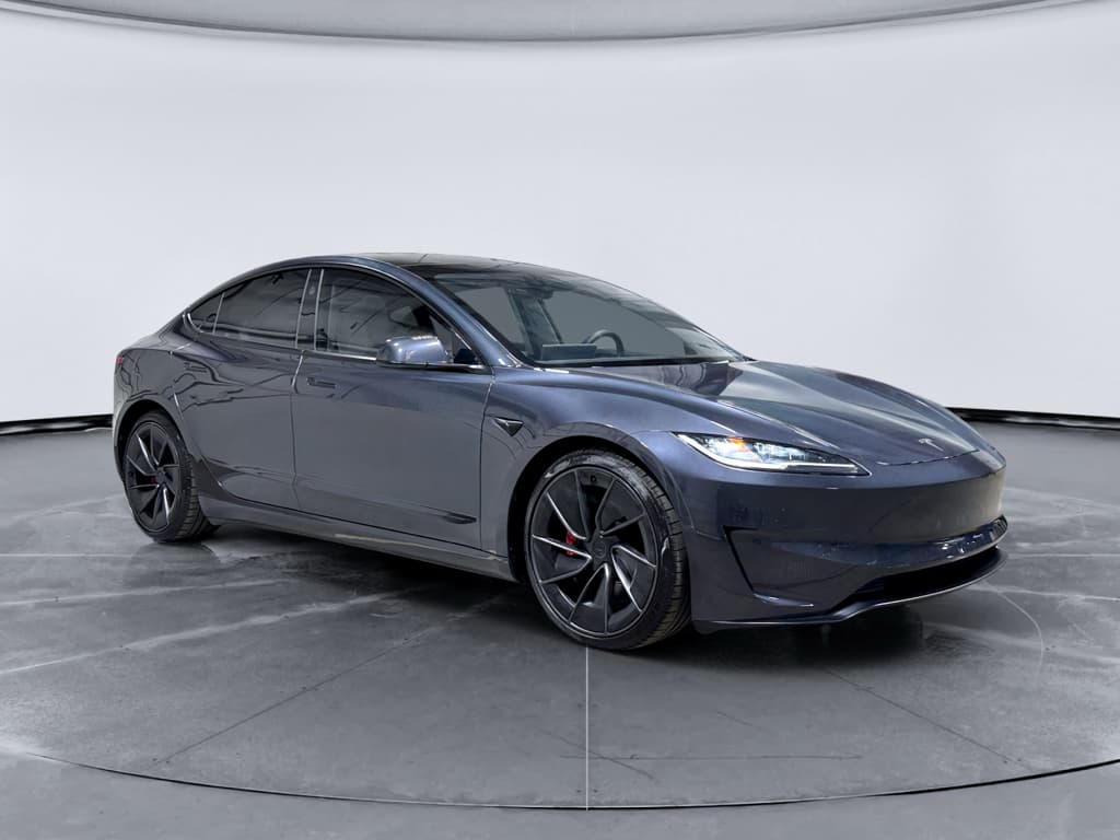 2024 Tesla Model 3 view 4