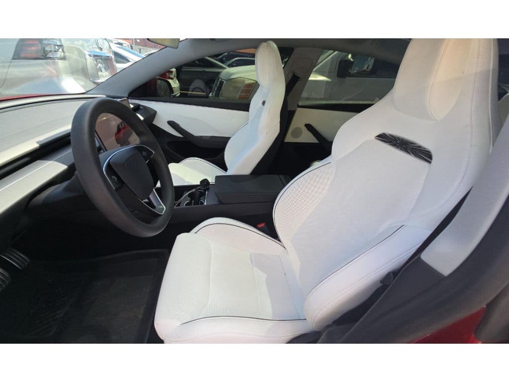 2024 Tesla Model 3 view 5
