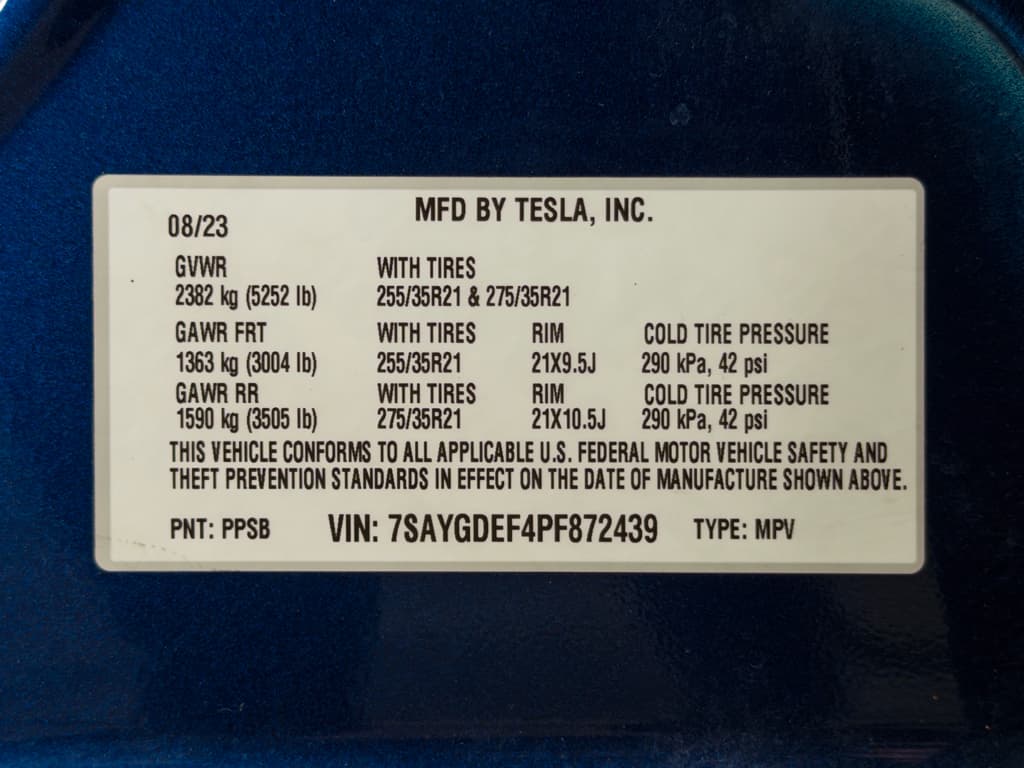 2023 Tesla Model Y view 27