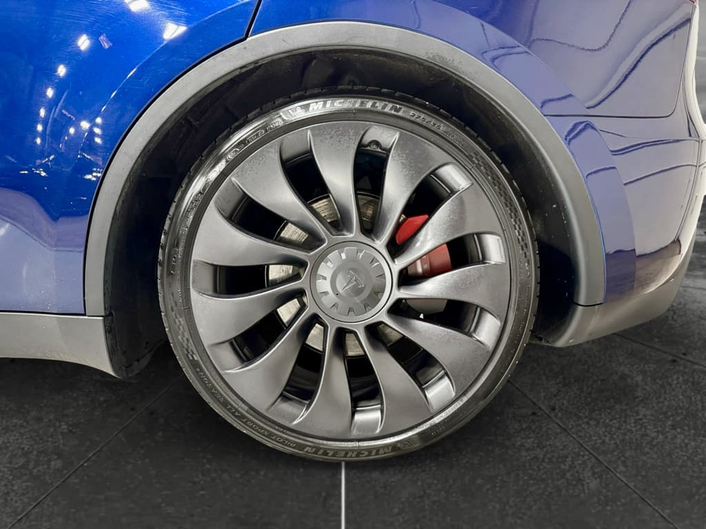 2023 Tesla Model Y view 35
