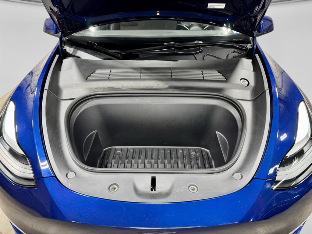 2023 Tesla Model Y view 23