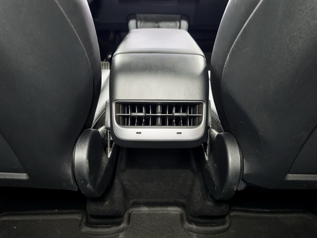 2023 Tesla Model Y view 19