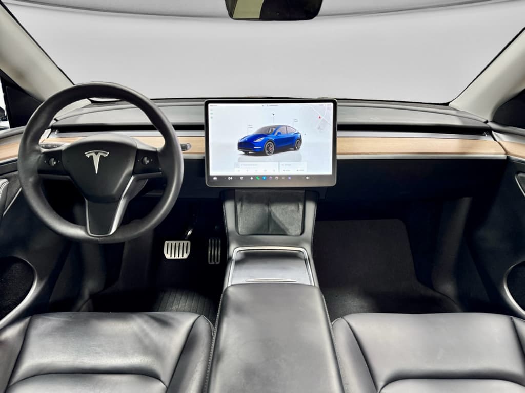 2023 Tesla Model Y view 14