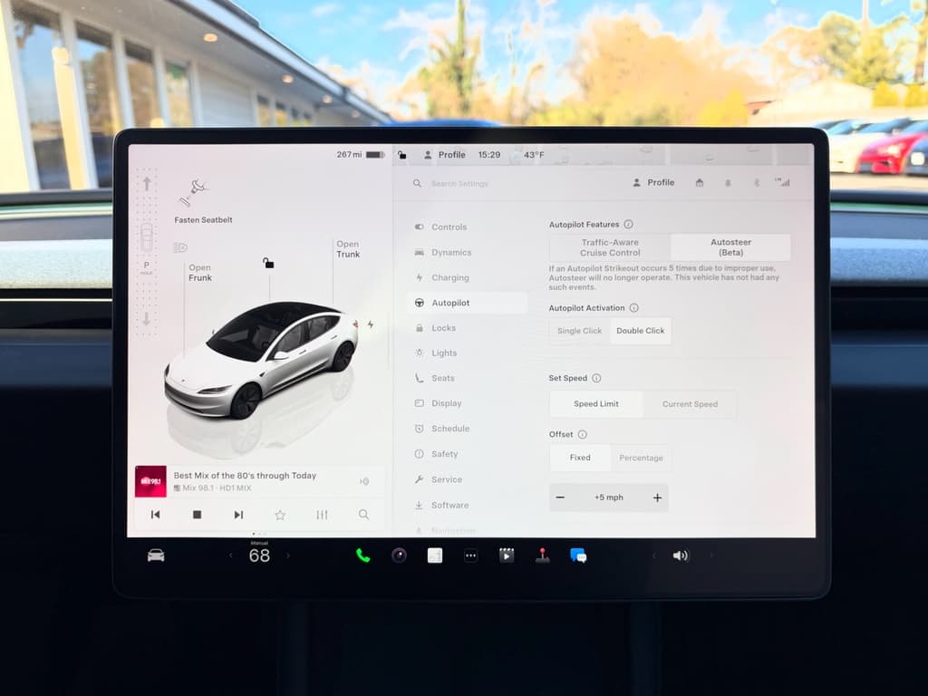 2025 Tesla Model 3 view 10