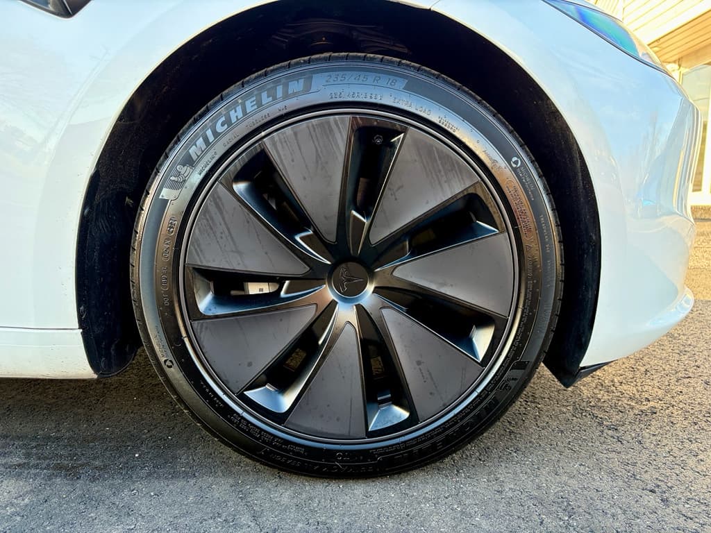 2025 Tesla Model 3 view 33