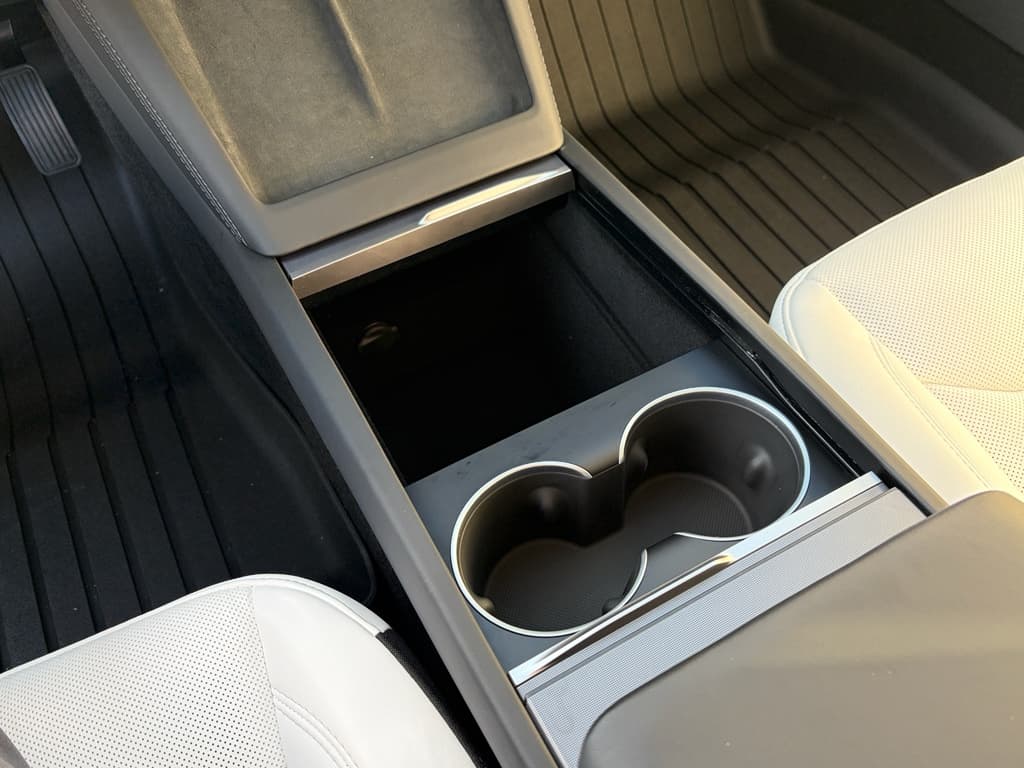 2025 Tesla Model 3 view 20