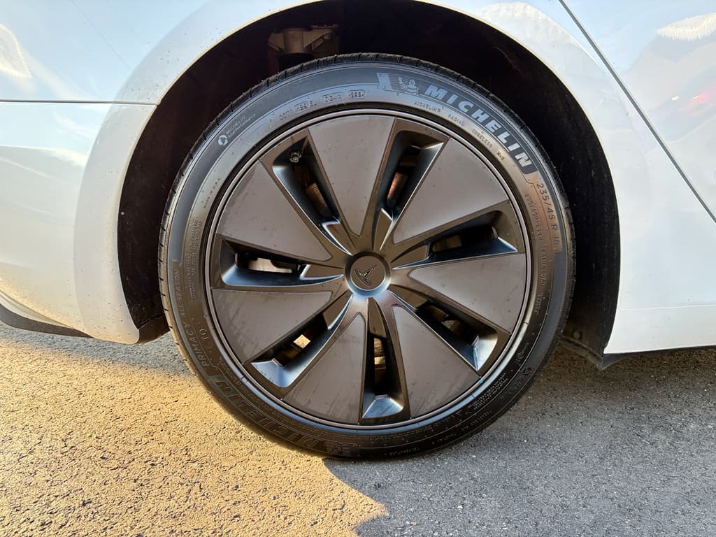 2025 Tesla Model 3 view 35