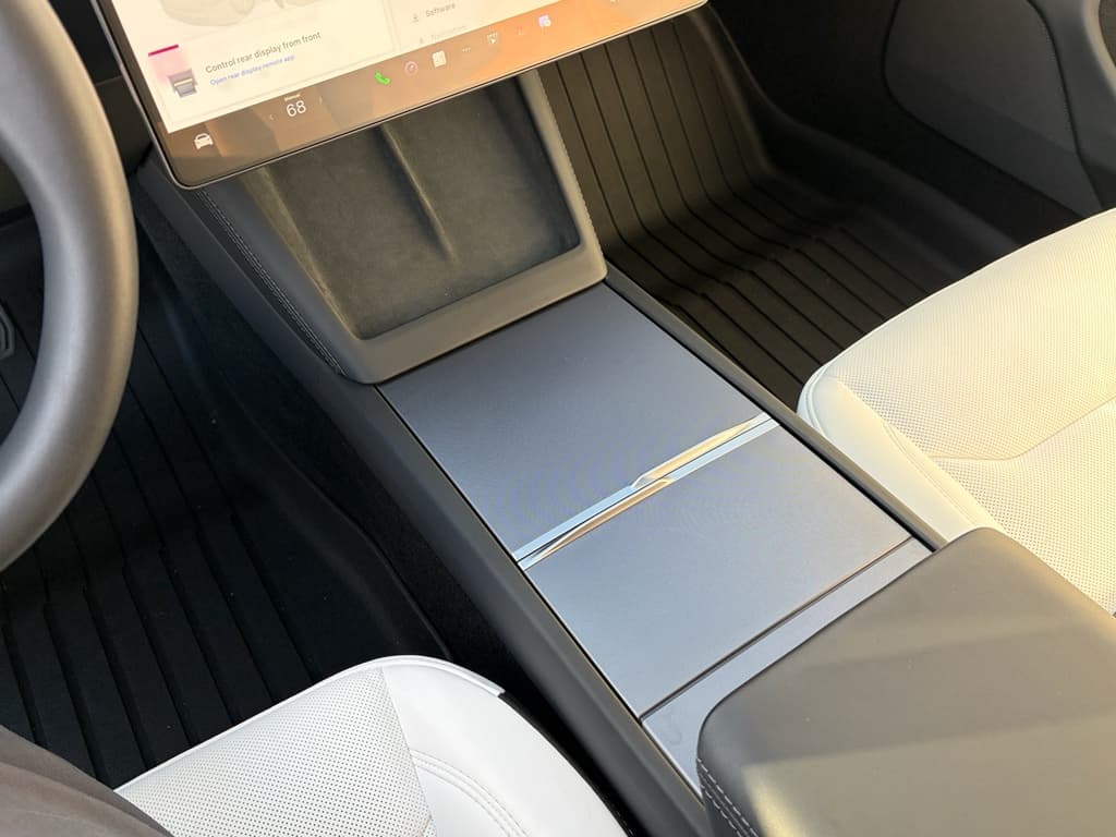 2025 Tesla Model 3 view 19