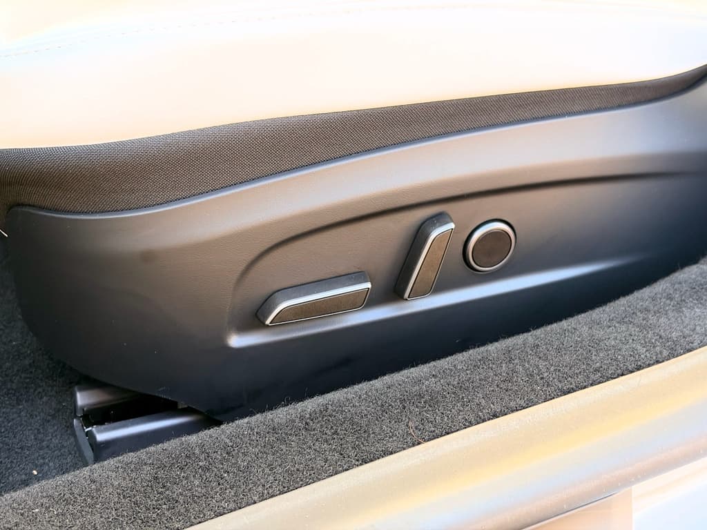 2025 Tesla Model 3 view 6