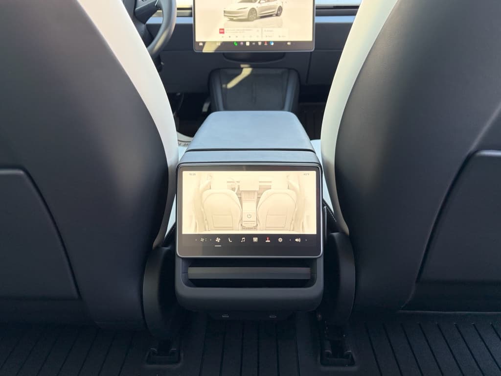 2025 Tesla Model 3 view 22