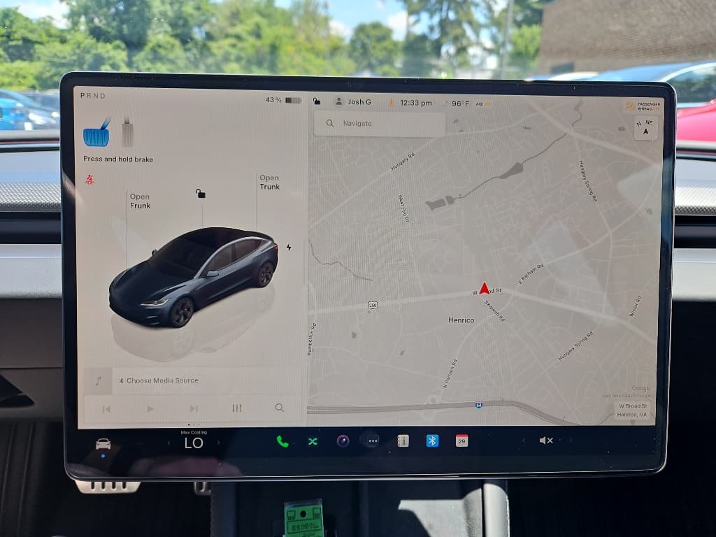 2024 Tesla Model 3 view 9