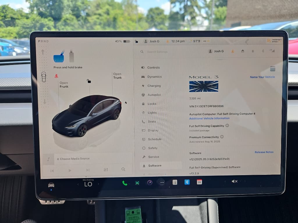 2024 Tesla Model 3 view 8