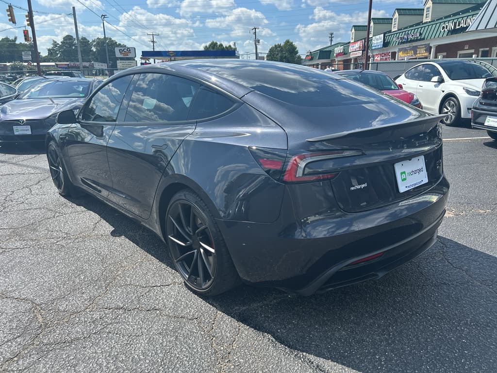 2024 Tesla Model 3 view 4