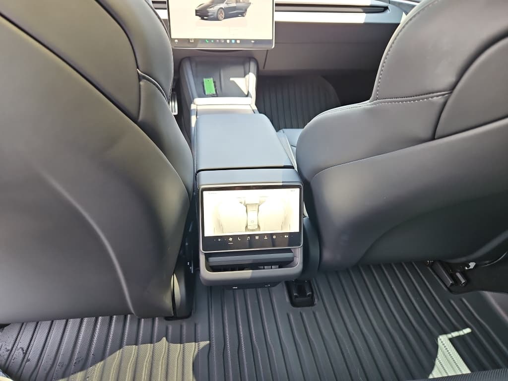 2024 Tesla Model 3 view 15